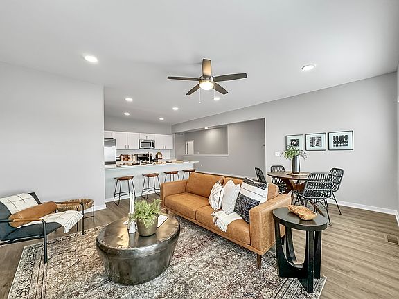 4th image of 865 NW Sproul Dr #2185CDD5