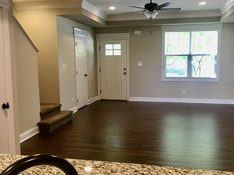 215 Capstone Dr — Photo 13
