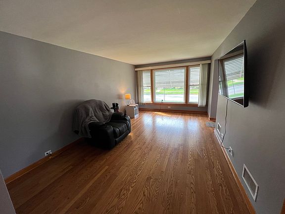 4th image of 5201 S Melvina Ave