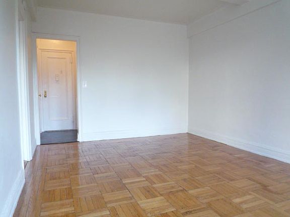 3rd image of 215 W 83rd St APT 6B