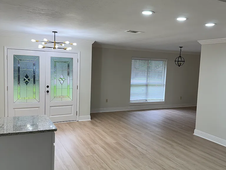 112 Oak Dr — Photo 5