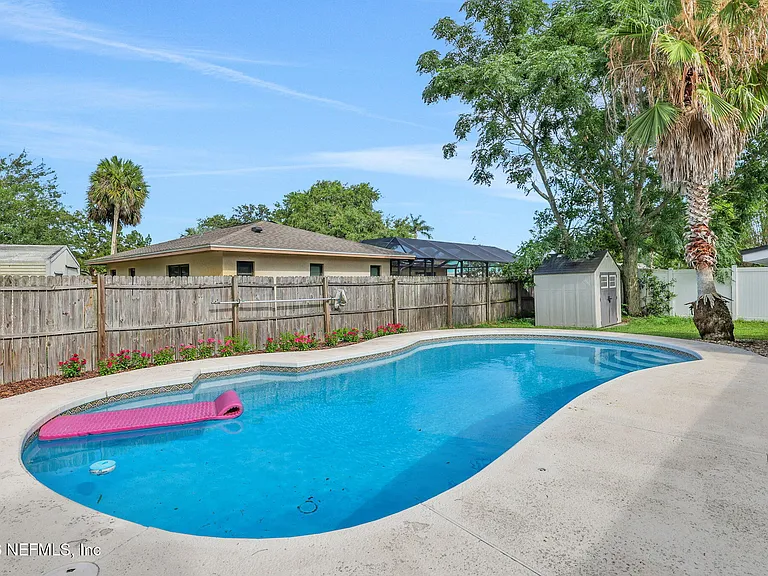 42 Dolphin Blvd — Photo 37