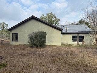 3rd image of 143 Pre Eddy Rd