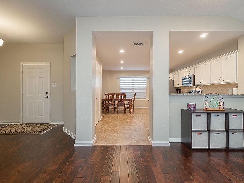 1st image of 9324 Grand Canal Dr