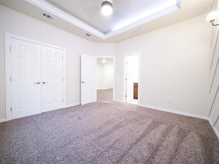 3239 Pine St — Photo 10
