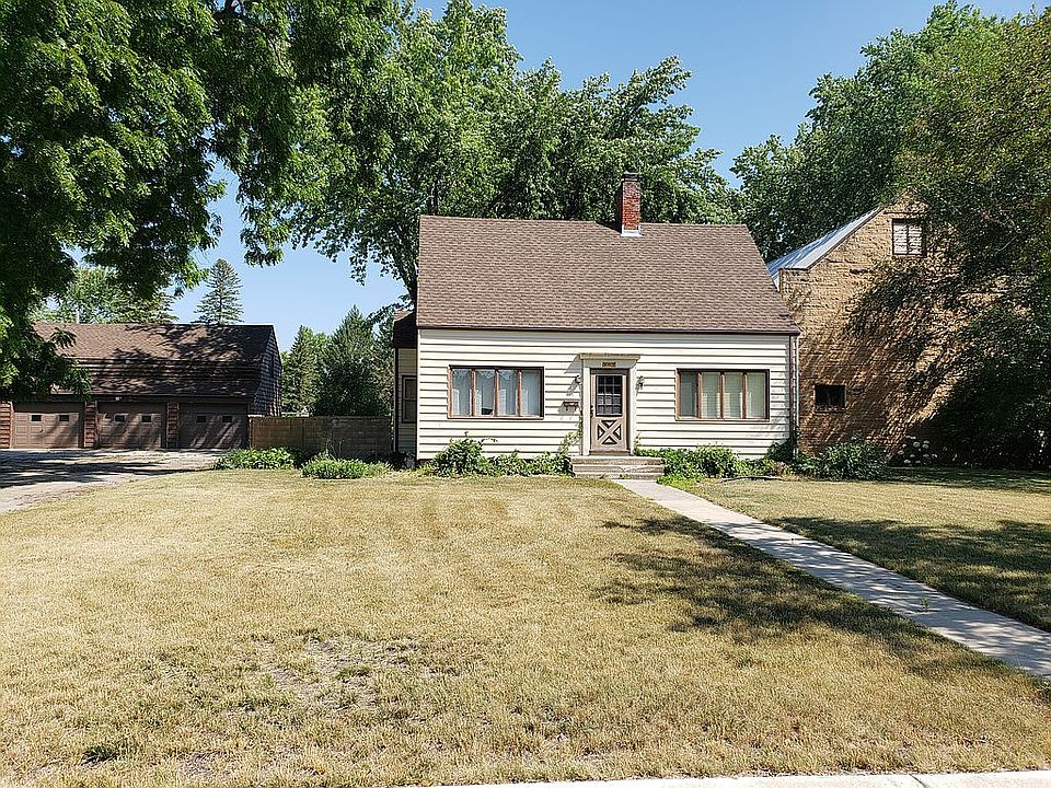 1st image of 802 E Walnut Ave