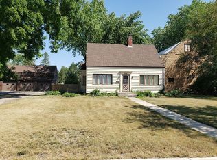 802 E Walnut Ave, Olivia, MN 56277