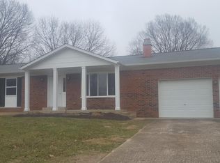 1148 Vicksburg Dr, Festus, MO 63028
