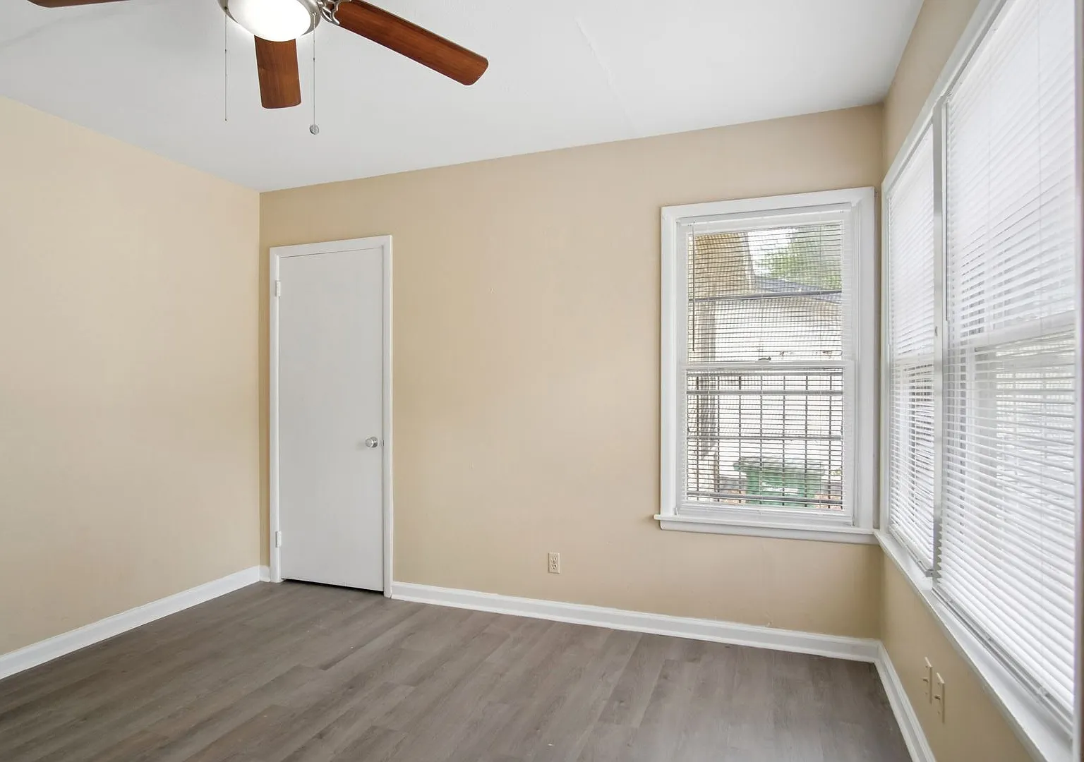 Close to Local Amenities and Downtown — Photo 3