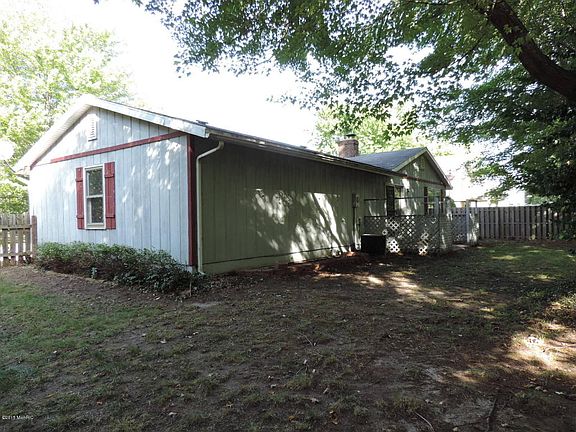 3rd image of 1484 Ventnor St