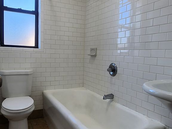 4th image of 6 E Sidney Ave #C7