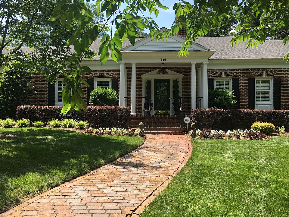 Beautifully landscaped yard