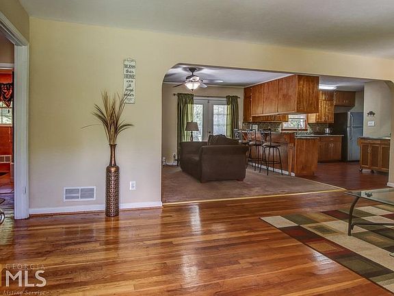 2nd image of 2779 Davidson Dr