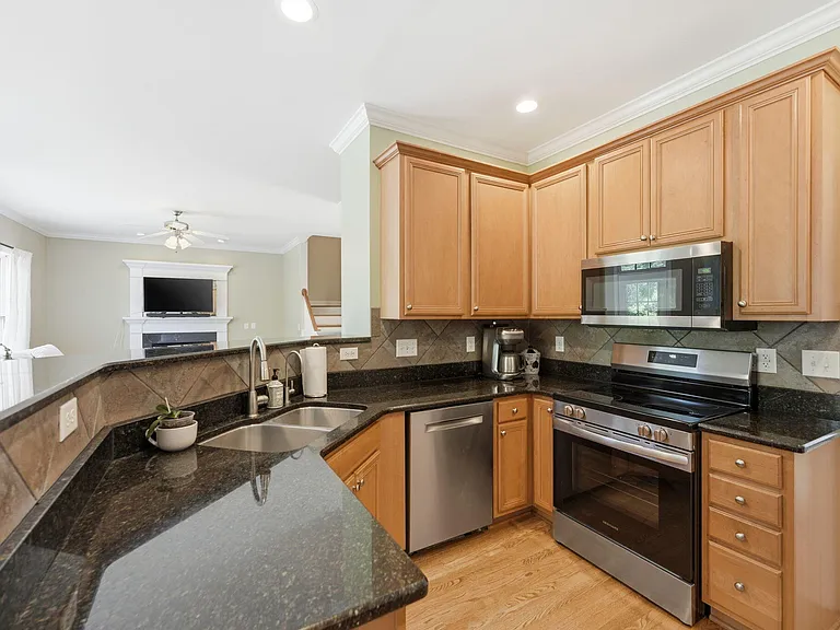 5816 Acorn Knoll Pl — Photo 8