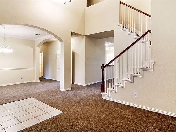 4th image of 1600 Angel Falls Dr
