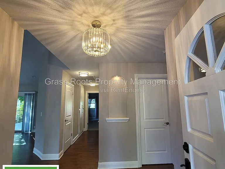 12061 Lake Wildwood Dr — Photo 2