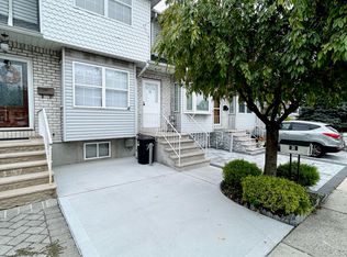 75 Russell St, Staten Island, NY 10308