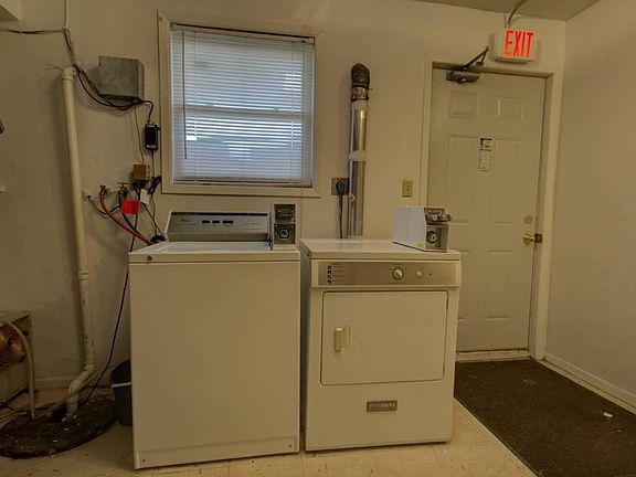 Washer & Dryer on same floor