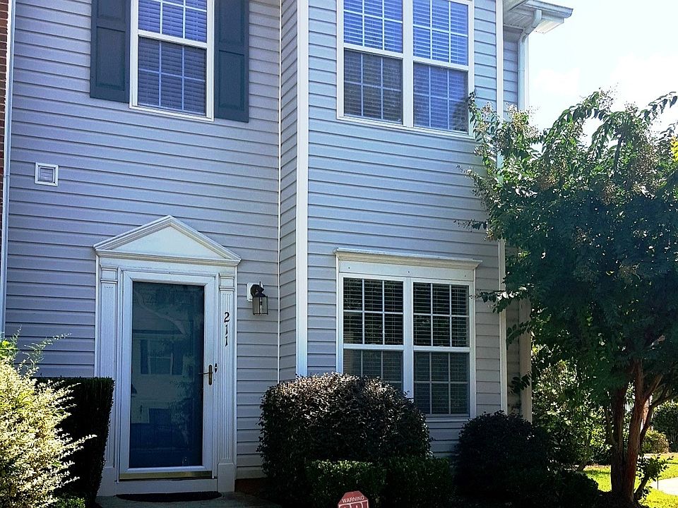 1st image of 211 Heritage Creek Way