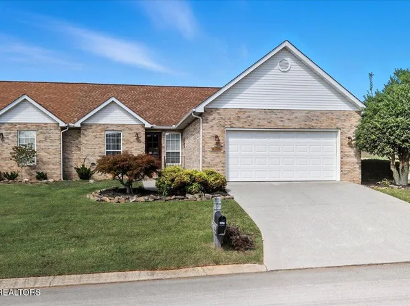 205 Royal Oaks Dr, Maryville, TN 37801