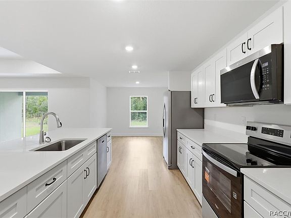 4th image of 1474 E Cleveland St