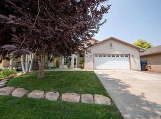 1015 Cedarcrest Dr, Pueblo, CO 81005