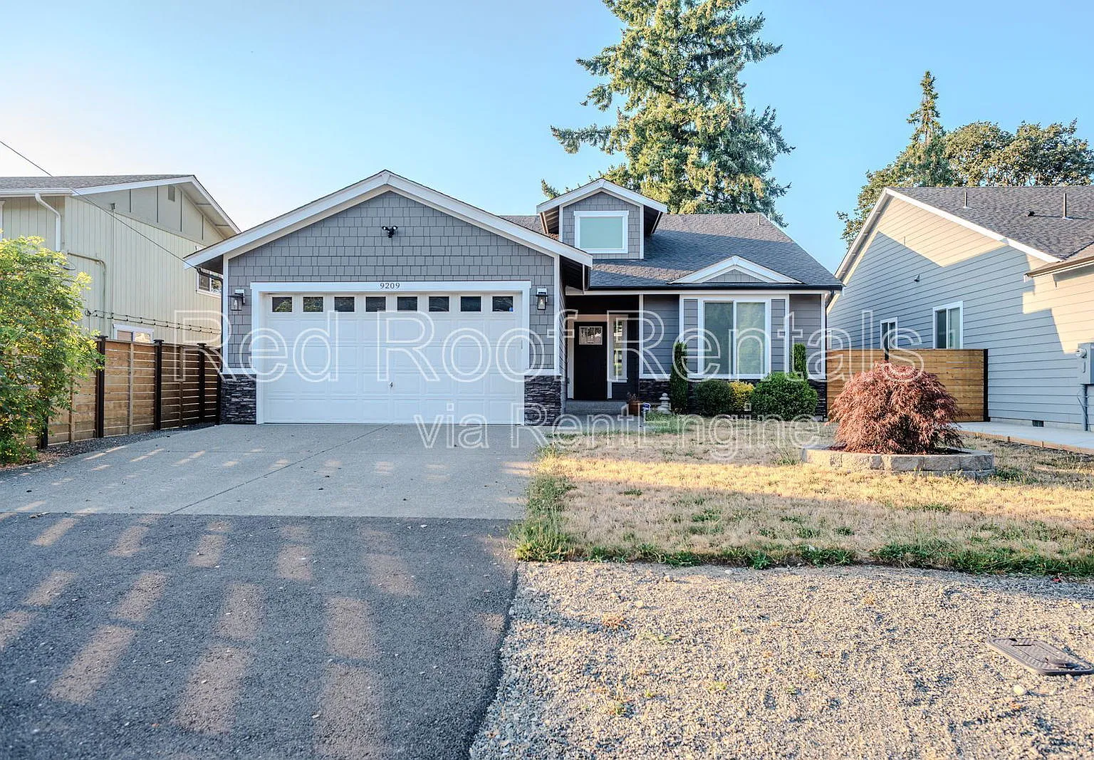3 bed, 2.0 bath, 1912 sqft, $3,300 — Photo 2
