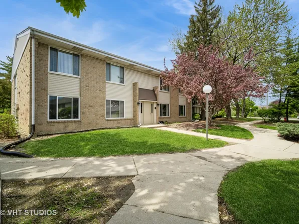 1770 Robin Ln #B, Hoffman Estates, IL 60169