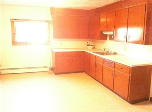 2nd image of 111 Pine St APT 6