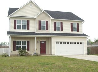 109 Dukes Lake Cir, Richlands, NC 28574