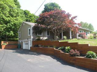 362 Kreag Rd, Pittsford, NY 14534