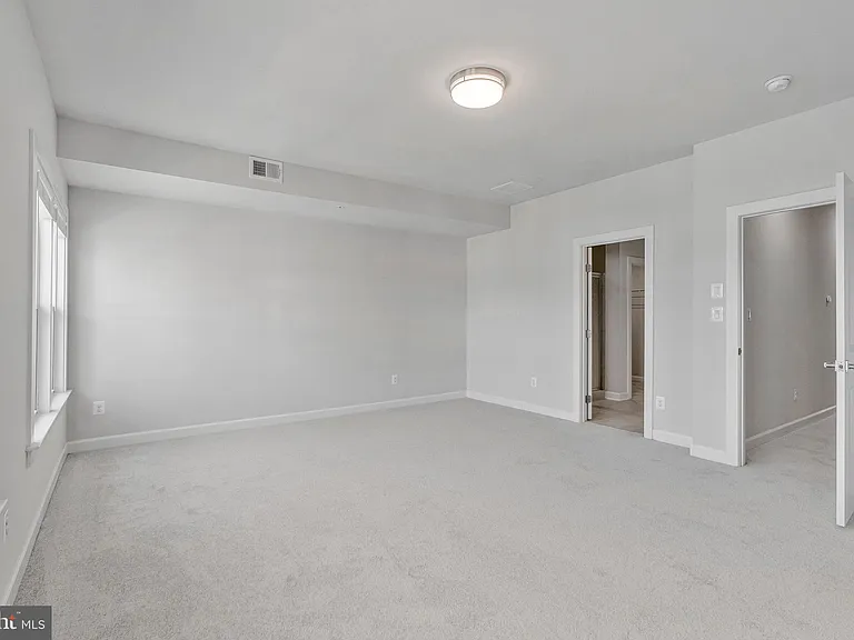 22266 Philanthropic Dr — Photo 32
