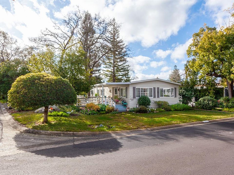 2nd image of 251 Rockglen Rd