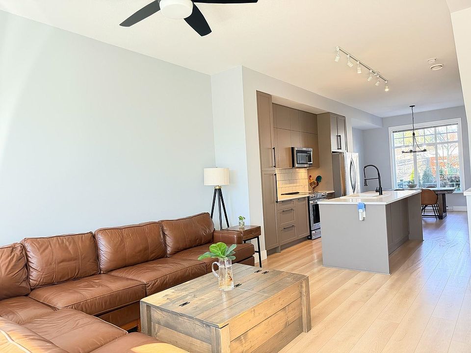1st image of 3552 Victoria Dr #43