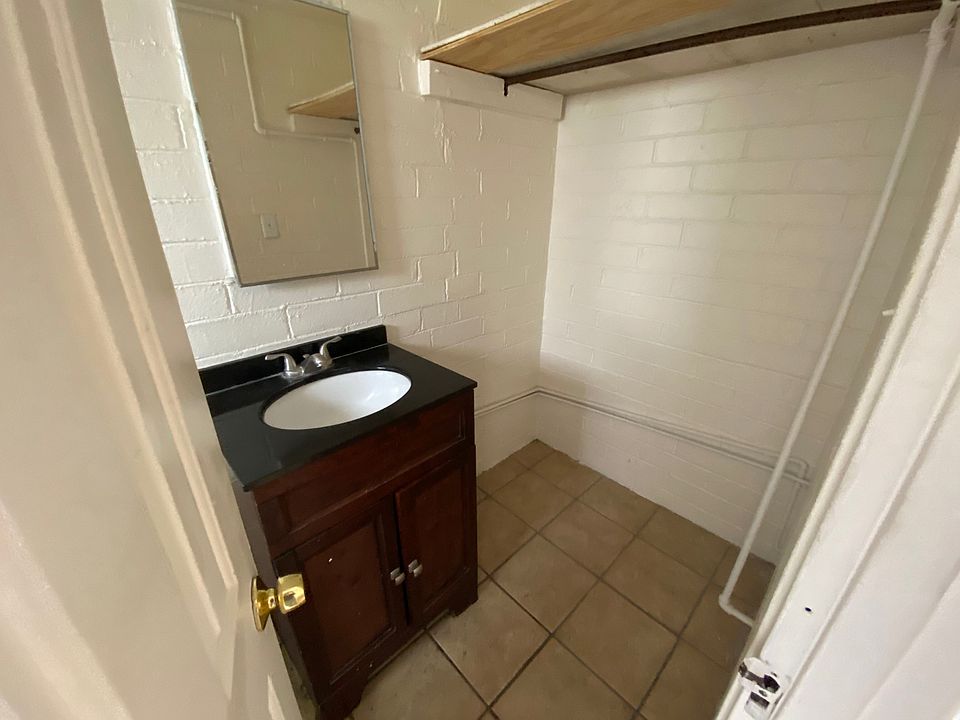 bathroom(2)10_05192023