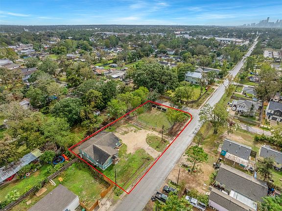 3rd image of 7206 Helmers St #A