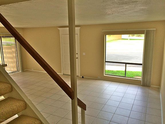 5th image of 821 E North Ln Unit 3