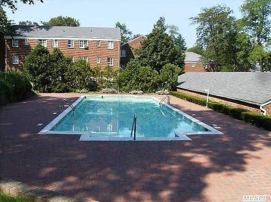 3rd image of 21 Nathan Hale Dr APT 40A