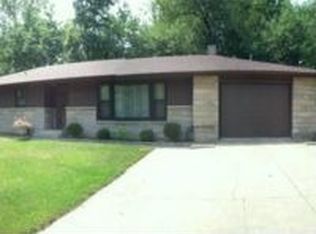 3605 Farmdale Dr, Valparaiso, IN 46383