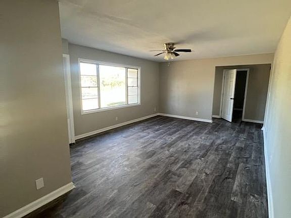 2nd image of 1013 W Spanish Camp Rd