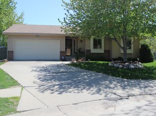2915 N 121st Cir, Omaha, NE 68164
