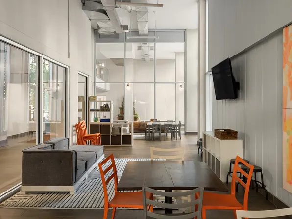 555 Main Street image 10 of 14