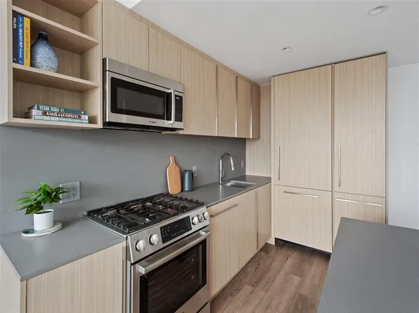 315 West 33rd Street 26E image 3 of 61