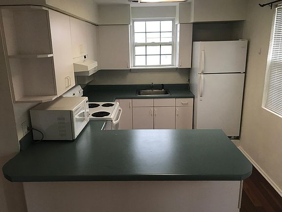 3rd image of 209-209 N 3rd Ave