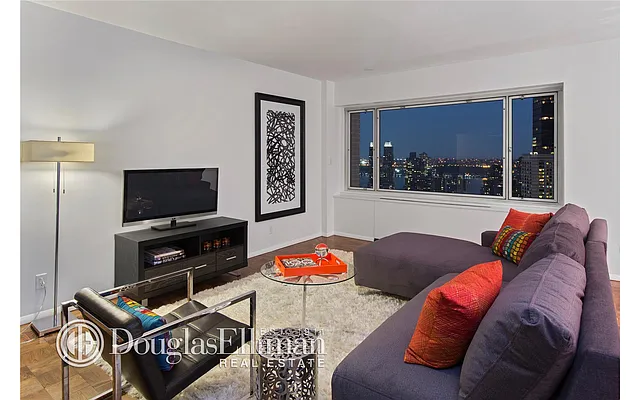 Sold by Douglas Elliman | media 26