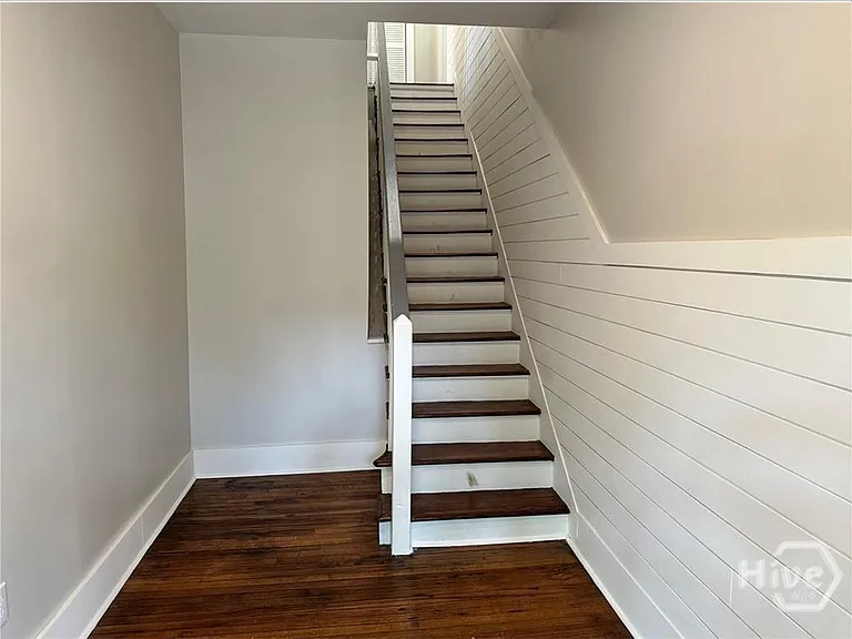 221 W Duffy St #C3 — Photo 2