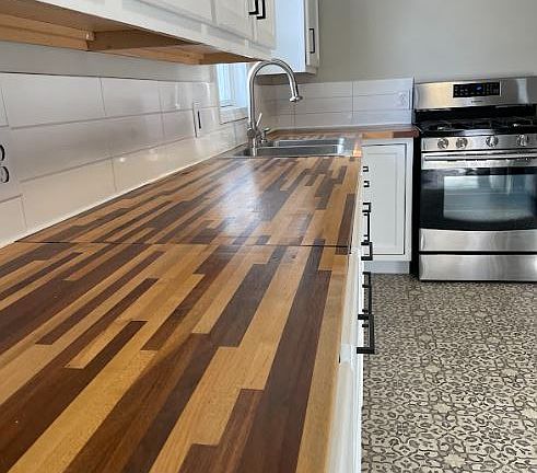 3rd image of 508 Henry Ave SE