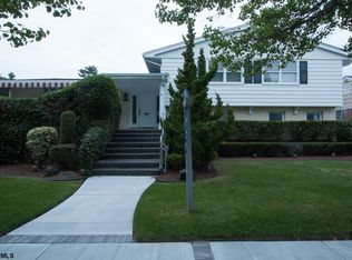 9 S Dorset Ave, Ventnor, NJ 08406