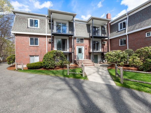 80 Walnut St UNIT 111, Canton, MA 02021