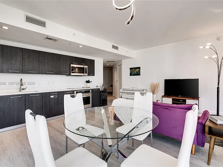 45 SW 9th St #2306 — Photo 5
